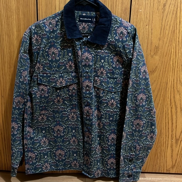 Abercrombie & Fitch, Medium - Picture 4 of 6